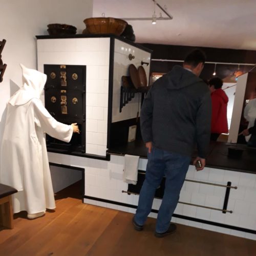 72145827_405590770355591_5891063102669062144_n